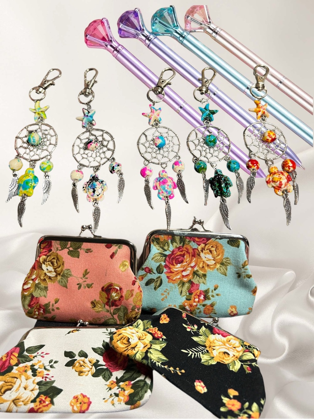 ✨LIVE SHOW LISTING✨ Random Floral Kisslock Diamond Pen & Bag Charm